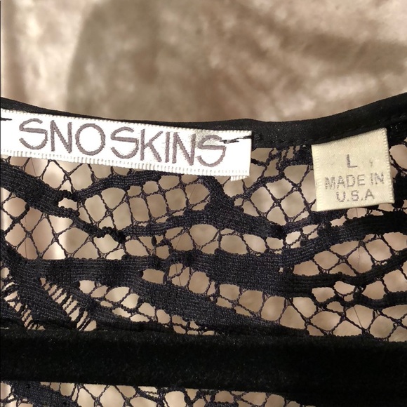 Sno Skins Lace/Mesh 3/4 Sleeve Top - Picture 6 of 7